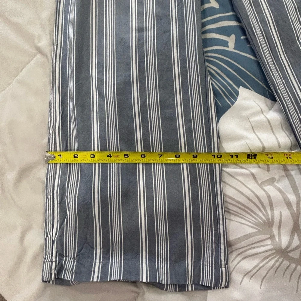 💥PRICE⬇️ 
ABERCROMBIE & FITCH • Blue & White Stripe Wide leg Pants • sz Small - Picture 9 of 11